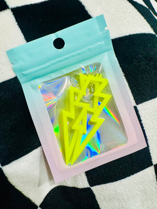 HUNTRCO Lightning Bolt Earrings