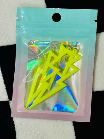 HUNTRCO Lightning Bolt Earrings